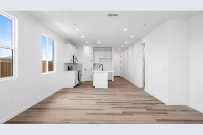 1095 Camomile Drive, Plumas Lake, CA 95961 - Photo 15