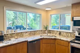 1560 Lanny Ln, Olympic Valley, CA 96146 - Photo 9