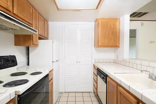 953 Fulton Ave, Sacramento, CA 95825 - Photo 7