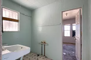 2125 E Myrtle St, Stockton, CA 95205 - Photo 13