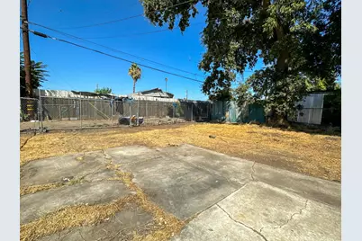 2125 E Myrtle Street, Stockton, CA 95205 - Photo 25