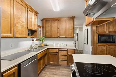 8012 Dicus Court, Citrus Heights, CA 95621 - Photo 17