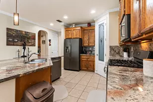 8325 Almadine Dr, Sacramento, CA 95829 - Photo 15