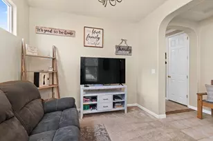 8325 Almadine Dr, Sacramento, CA 95829 - Photo 9