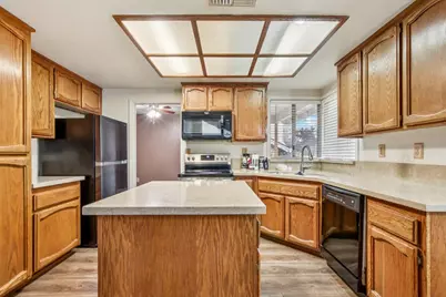 8664 Daimler Way, Sacramento, CA 95828 - Photo 11