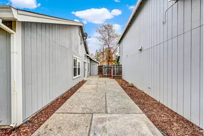 8609 Valley Rim Way, Antelope, CA 95843 - Photo 57