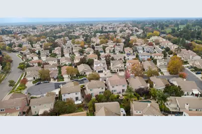 9633 Spring Breeze Court, Elk Grove, CA 95757 - Photo 35