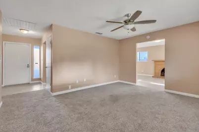 7280 Dinsmore Way, Sacramento, CA 95828 - Photo 7