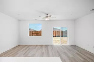 2213 Woods Dr, Linda, CA 95901 - Photo 3