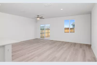 748 S Del Mar Avenue, Stockton, CA 95215 - Photo 5