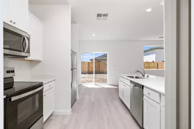 808 S Del Mar Avenue, Stockton, CA 95215 - Photo 7