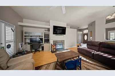 10990 Pleasant Valley Court, Stockton, CA 95209 - Photo 11