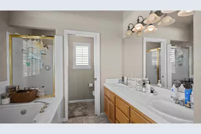 10990 Pleasant Valley Court, Stockton, CA 95209 - Photo 25