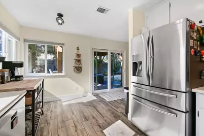 6 Coastal Court, Sacramento, CA 95831 - Photo 19