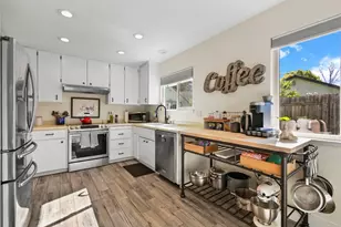 6 Coastal Ct, Sacramento, CA 95831 - Photo 17