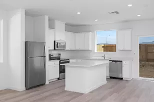 820 Helmsley Ln, Patterson, CA 95363 - Photo 5