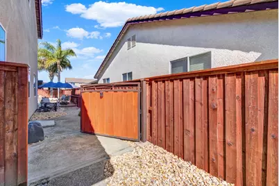 1968 Branding Iron Way, Plumas Lake, CA 95961 - Photo 75
