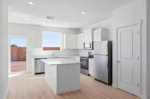 2271 Travis Ct, Newman, CA 95360 - Photo 3