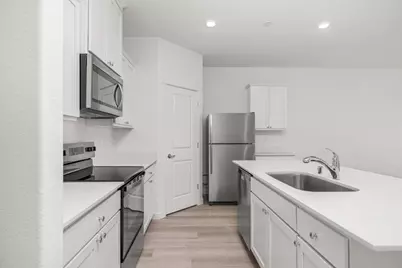 949 S Rossi Avenue, Stockton, CA 95215 - Photo 3