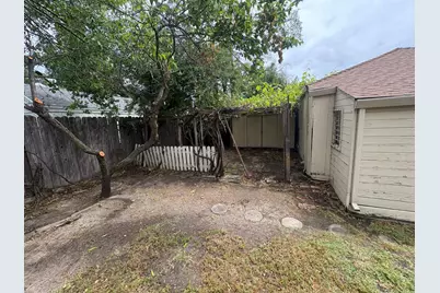 59 E Monterey Avenue, Stockton, CA 95204 - Photo 17