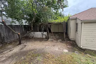 59 E Monterey Ave, Stockton, CA 95204 - Photo 17