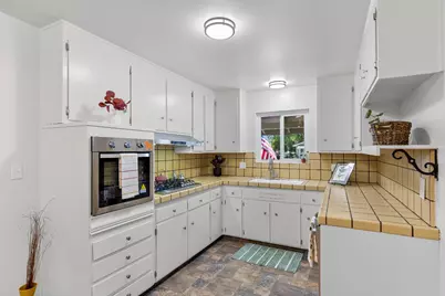 301 Rosa Avenue, Winters, CA 95694 - Photo 13