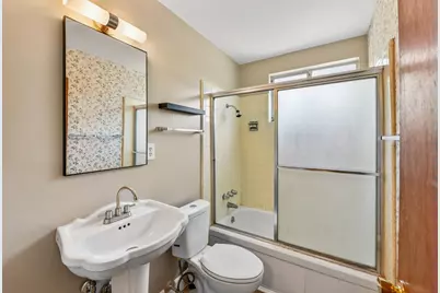 10401 Hollydale Way, Rancho Cordova, CA 95670 - Photo 19