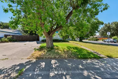 10401 Hollydale Way, Rancho Cordova, CA 95670 - Photo 33