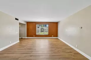10401 Hollydale Way, Rancho Cordova, CA 95670 - Photo 5