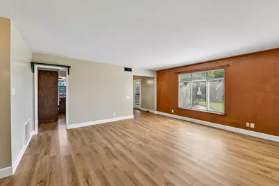 10401 Hollydale Way, Rancho Cordova, CA 95670 - Photo 5