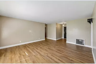 10401 Hollydale Way, Rancho Cordova, CA 95670 - Photo 7