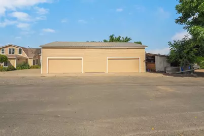 401 N Indiana Avenue, Modesto, CA 95357 - Photo 49
