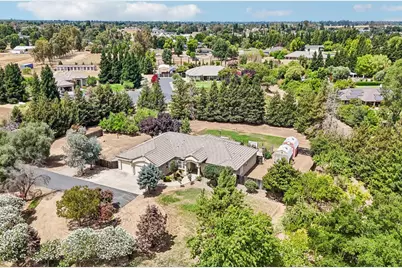 3293 E Woodson Avenue, Acampo, CA 95220 - Photo 11