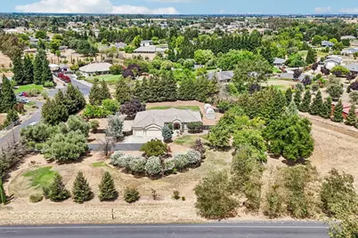 3293 E Woodson Avenue, Acampo, CA 95220 - Photo 9