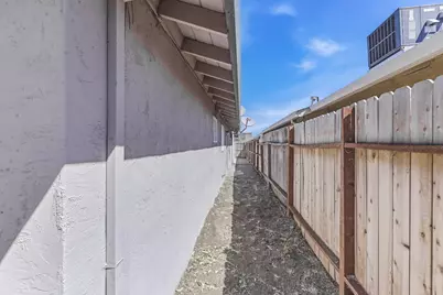 728 E Swain, Stockton, CA 95207 - Photo 21