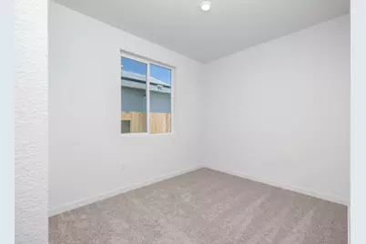 892 S Rossi Avenue, Stockton, CA 95215 - Photo 5