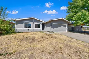 2729 Toy Ave, Sacramento, CA 95822 - Photo 3