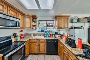 9412 Aizenberg Cir, Elk Grove, CA 95624 - Photo 9