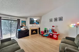 9412 Aizenberg Cir, Elk Grove, CA 95624 - Photo 3
