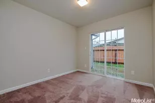 7522 Bowen Cir, Sacramento, CA 95822 - Photo 11