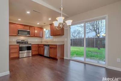 7522 Bowen Circle, Sacramento, CA 95822 - Photo 5