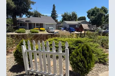 9670 N Jan Marie Way, Elk Grove, CA 95624 - Photo 3