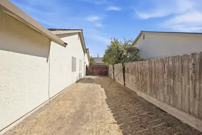 2 Rosto Court, Sacramento, CA 95823 - Photo 19