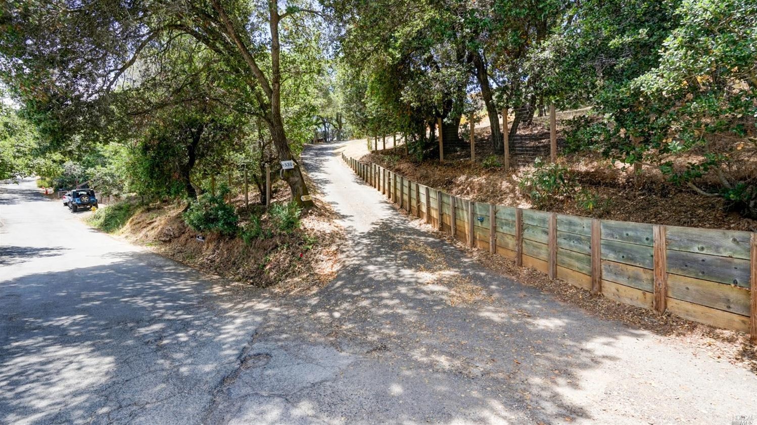 330 Grandview Ave, Novato CA  94945-3506 exterior