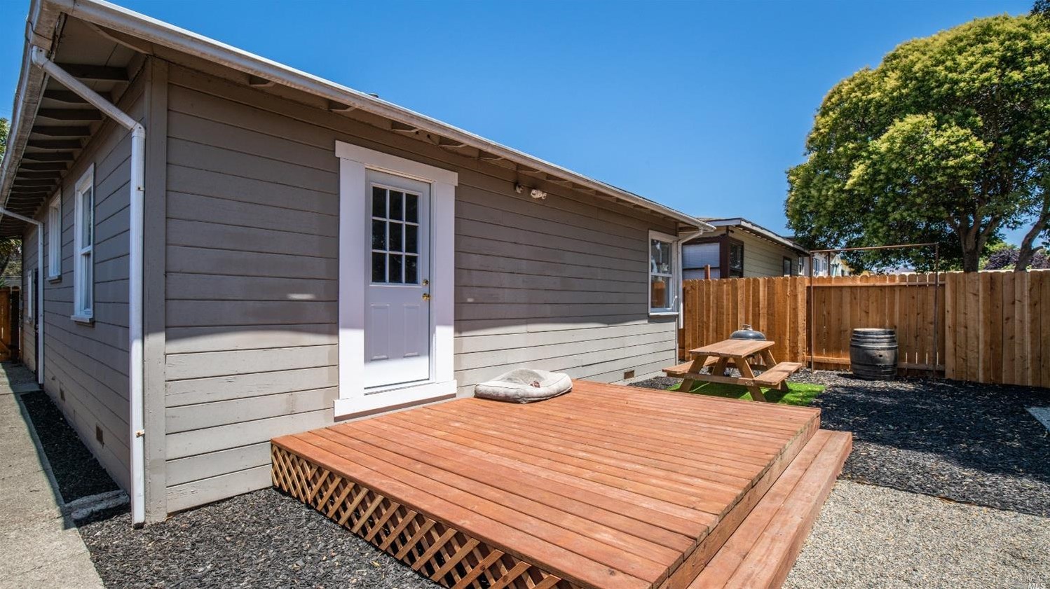2610 Maricopa Ave, Richmond CA  94804-1012 exterior