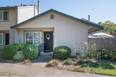 387 Wall Place - Photo 1