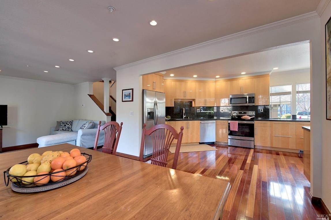52 Bridle Path Ln, Novato CA  94945-1469 exterior