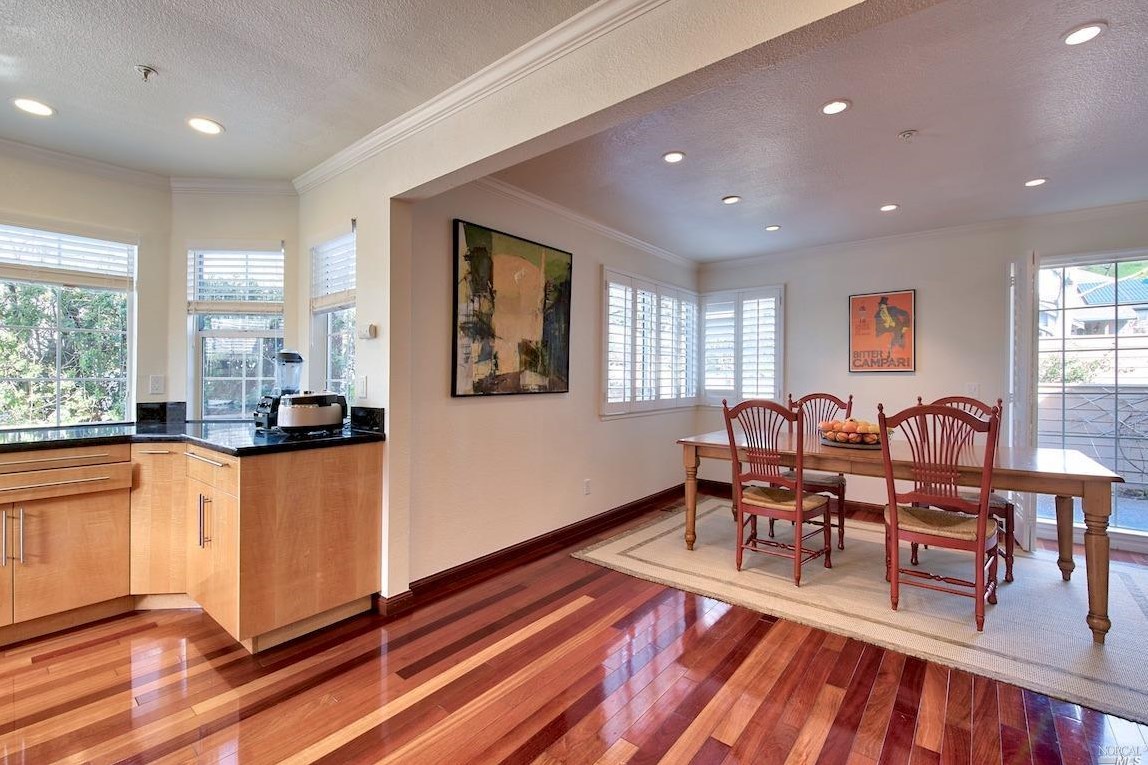 52 Bridle Path Ln, Novato CA  94945-1469 exterior
