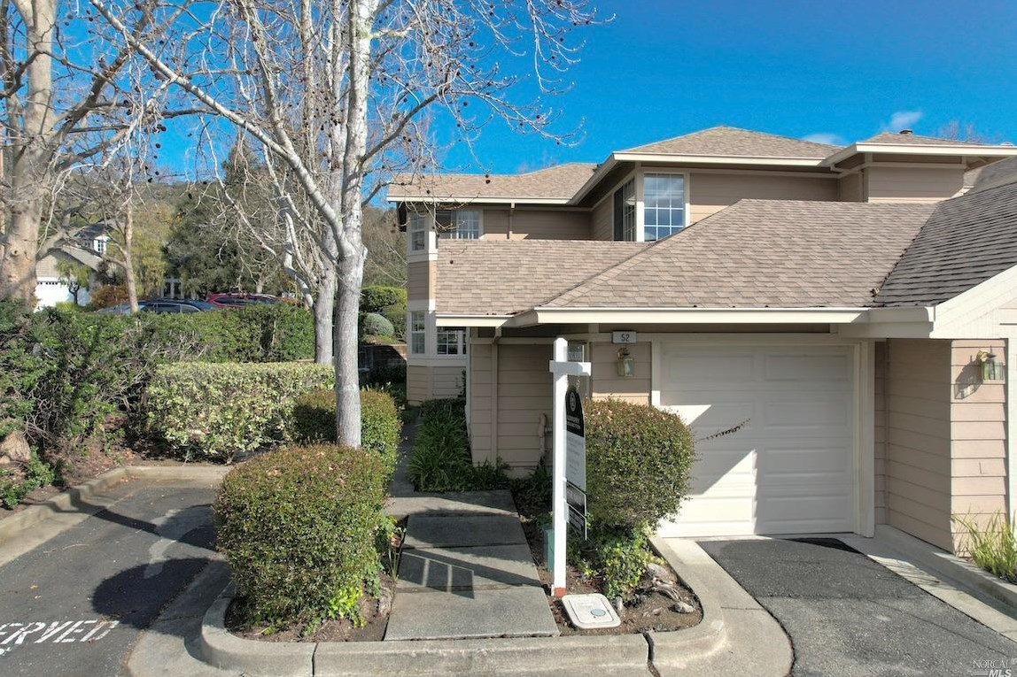 52 Bridle Path Ln, Novato CA  94945-1469 exterior
