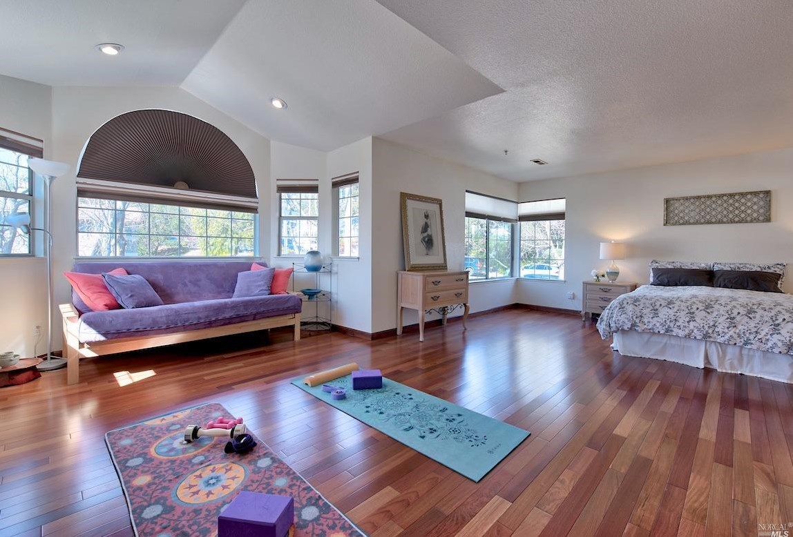 52 Bridle Path Ln, Novato CA  94945-1469 exterior
